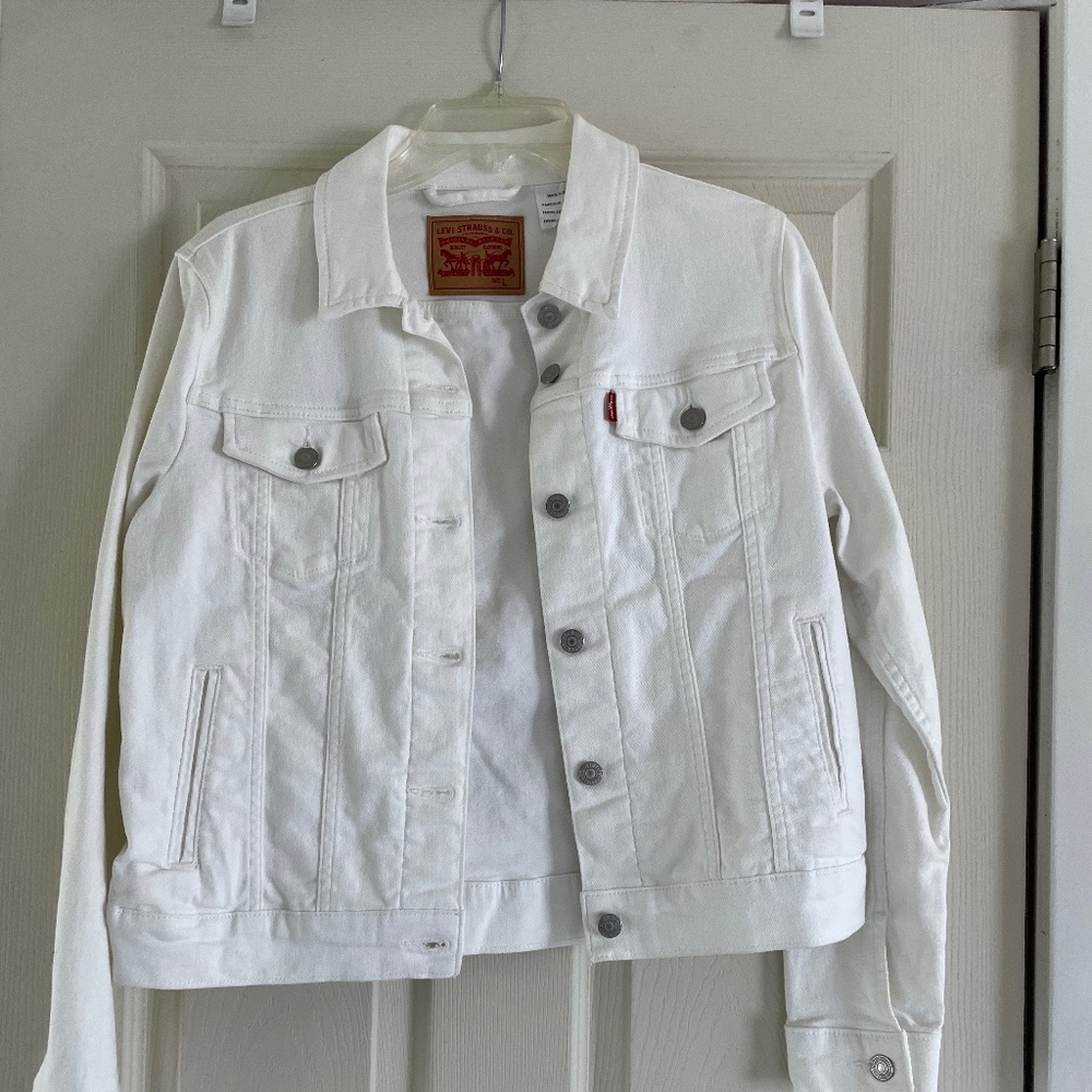 Levi Strauss White Jean Jacket Size L, like new
